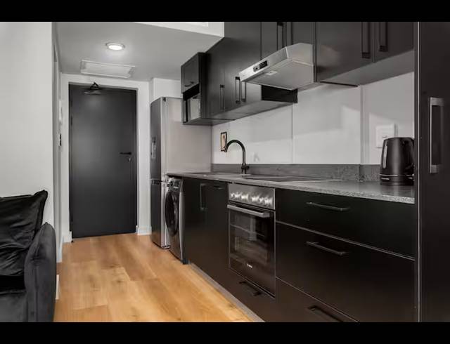 1 BEDROOM APARTMENT FOR SALE IN CAPE TOWN CITY CENTRE